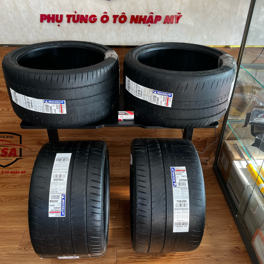 Bộ vỏ Runflat Chevrolet Corvette 