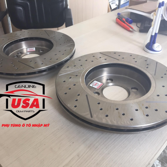 Đĩa Thắng JCW cho   Mini Cooper R56 -2013 ( loại có lỗ thoát nhi