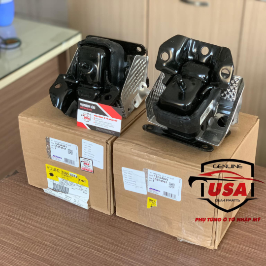Cao su chân máy Cadillac Ascalade ESV 