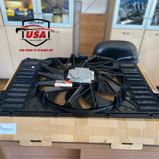 Quạt giải nhiệt động cơ Porsche Paramera 970   