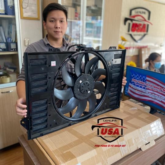 Quạt giải nhiệt động cơ Porsche Paramera 970   