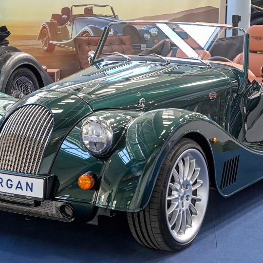 Đèn pha led Morgan Plus Six 2021