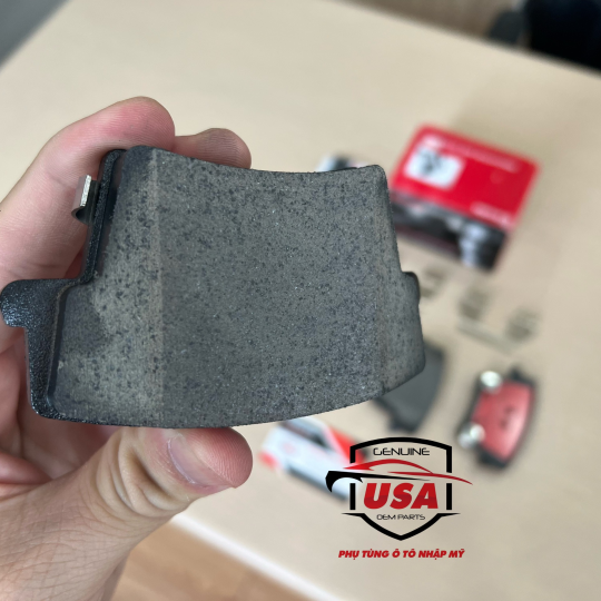 Bố thắng sau chyrsler 300 - 5139191AA 