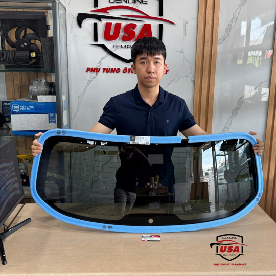 Kiếng  chắn gió sau Mercedes GLC 300   -  A2537400700 