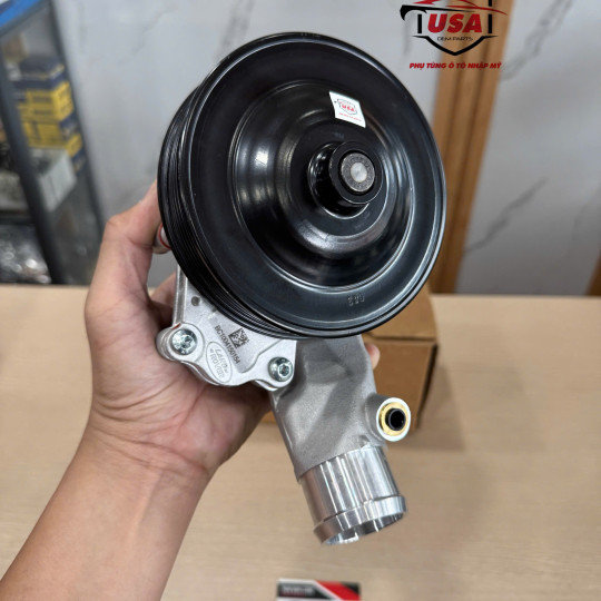 Bơm nước động cơ Landrover Range Rover HSE - LR073711