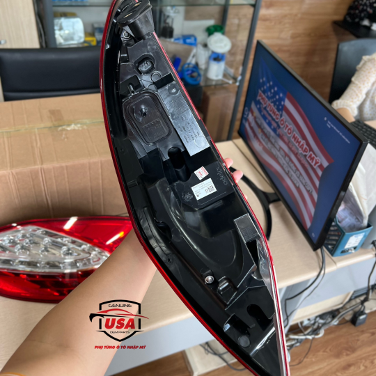 Đèn hậu sau porsche Paramera 970 