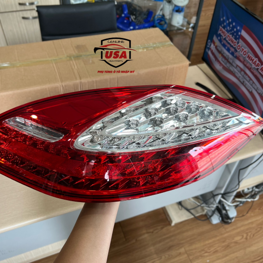 Đèn hậu sau porsche Paramera 970 
