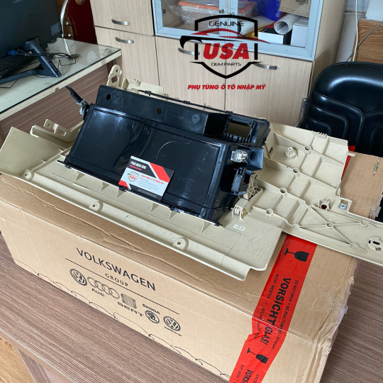 Cốp để đồ táp lô  Nguyên cụm Volkswagen Beetle 2001- 2010  1C1880247T
