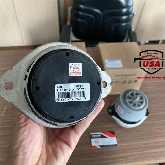 Cao su chân máy Audi Q7-2014  , 7L8199131A 