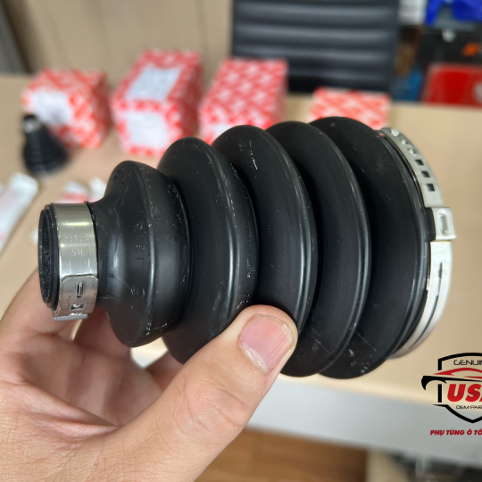 Chụp  bụi láp trước BMW X6 
