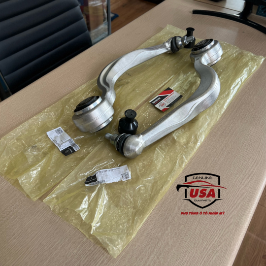 Càng cong trước Mercedes GLC 300  