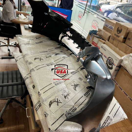 Cản trước Lexus RC 200T - 52119-24984 