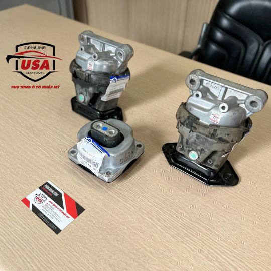 Bộ cao su chân máy , chân số  Chrysler  300C - 4578044AC - 4578063AD 