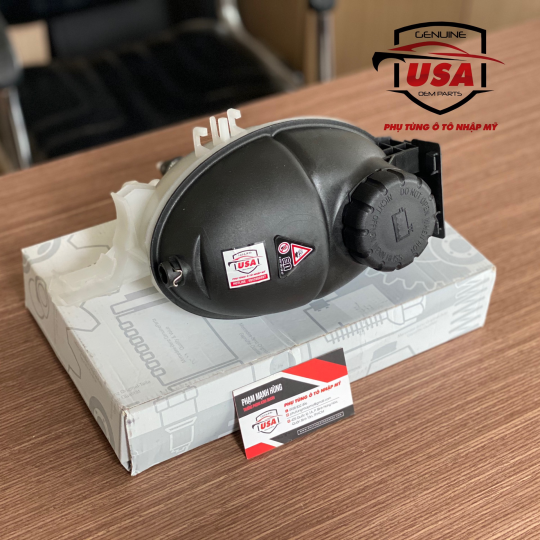 Bình nước phụ Mercedes CLS400 - A2045000749