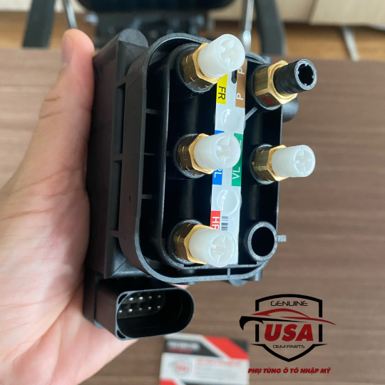 Bộ chia hơi Mercedes W222 ,S400 , S500 , S600 - A099320058