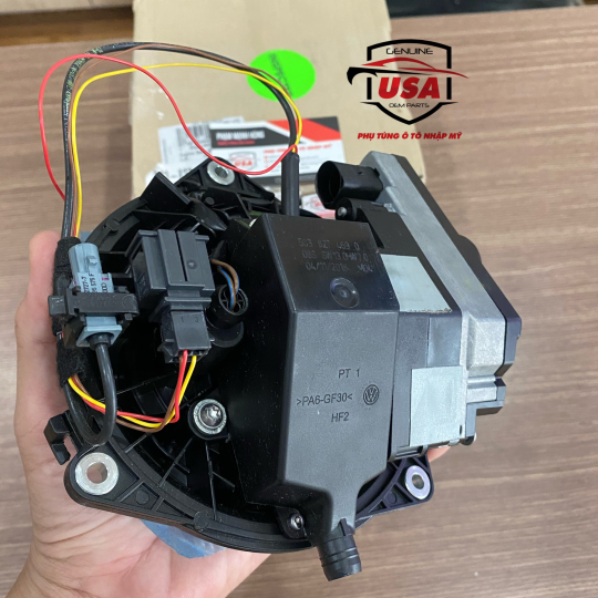 Bộ camera lùi ẩn trong logo Volkswagen Beetle Dune 2019  