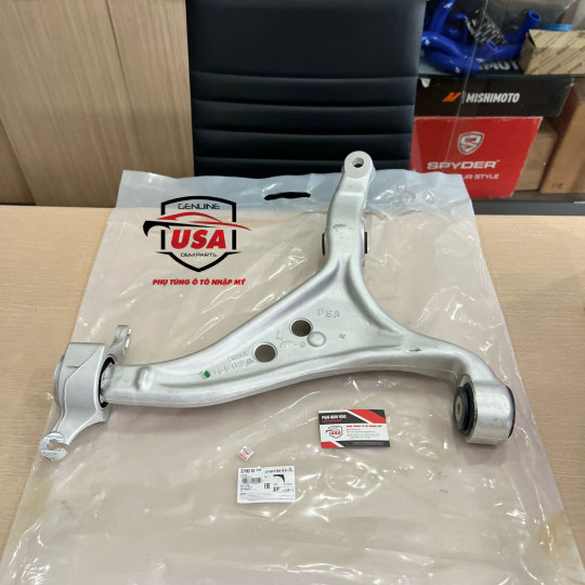 Càng  A dưới Mercedes GLE 43 AMG 