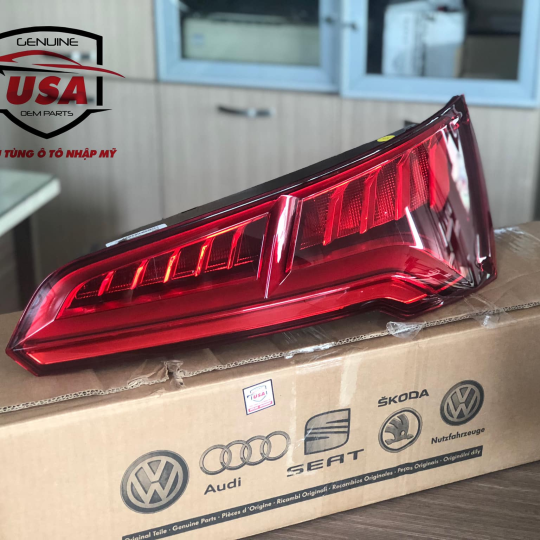 Đèn hậu sau Audi Q5 - 80A945070