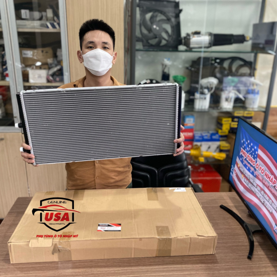 Két nước phụ động cơ BMW i8 L12  