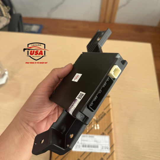 Hộp khiển tín hiệu máy lạnh Toyota Sienna 