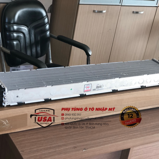 Két giải nhiệt tăng áp AuDi A6 , A7    -  8K0145804E
