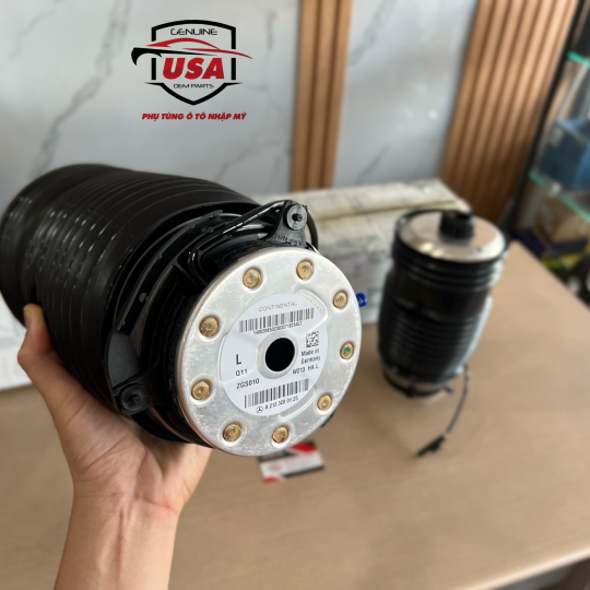 Bầu hơi phuộc sau Mercedes E400 