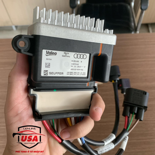 Hộp điều khiển quạt giải nhiệt Audi A4 -B8