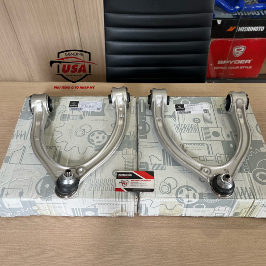 Càng A trước trên Mercedes GLC 300 