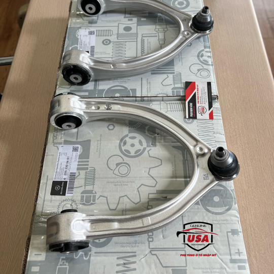 Càng A trước trên Mercedes GLC 300 