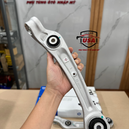 Càng  i trước Porsche Macan 
