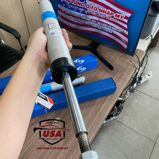 Phuộc nhúng sau Porsche Paramera 970 