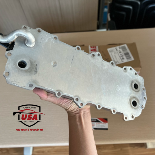 Két giải  nhiệt dầu động cơ Landrover Ranger Rover LR039821