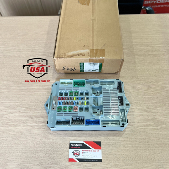 Hộp cầu chì sau Jaguar XF - C2Z32179