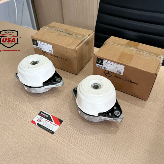 Cao su chân máy Mercedes GLE 43 AMG 