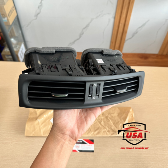 Cửa lấy gió trung tâm Lexus IS 250C
