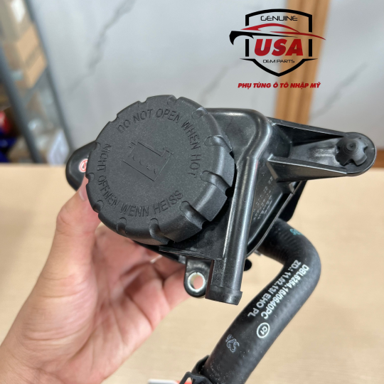 Bình nước phụ động cơ Mercedes C250 , C200  - A2742000385