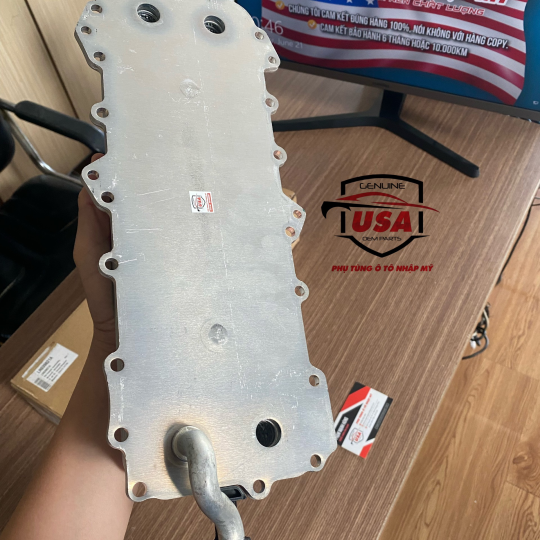 Két giải nhiệt  dầu động Landrover Ranger Rover  LR039821