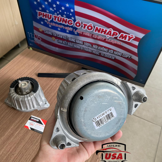 Cao su chân máy  Mercedes E200 - A2122407217