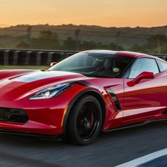 Bố Thắng sau Chevrolet Corvette Grand Sport 2017 