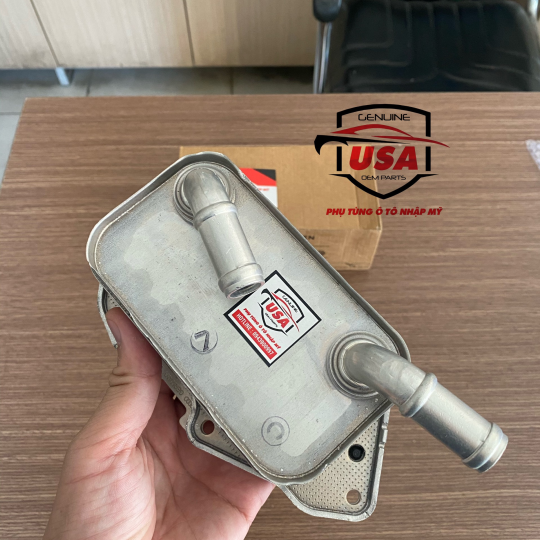 Két giải nhiệt dầu động cơ số Audi A6 - 06E117021G