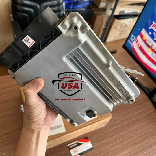 Hộp điều khiển động cơ Cadillac STS
