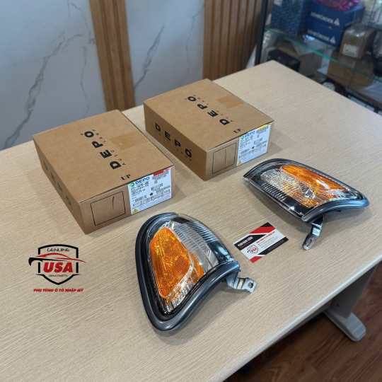 Đèn xi  nhan trước Toyota Tacoma