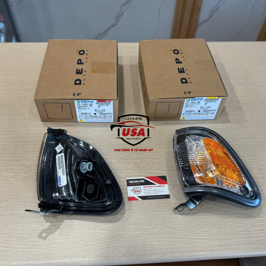 Đèn xi  nhan trước Toyota Tacoma