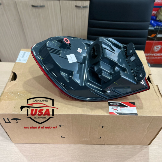 Đèn hậu sau BMW X3 