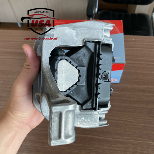 Cao su chân máy Audi A3 