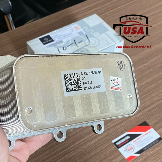 Két giải nhiệt dầu động cơ Mercedes GLA 45 , CLA 45 - A1331880001