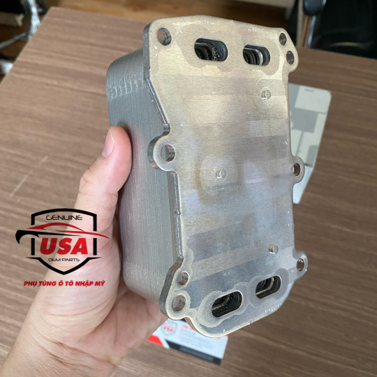 Két giải nhiệt dầu động cơ Mercedes GLA 45 , CLA 45 - A1331880001
