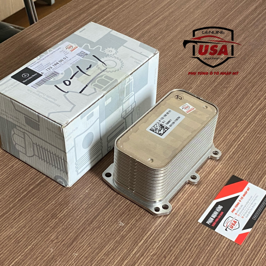 Két giải nhiệt dầu động cơ Mercedes GLA 45 , CLA 45 - A1331880001