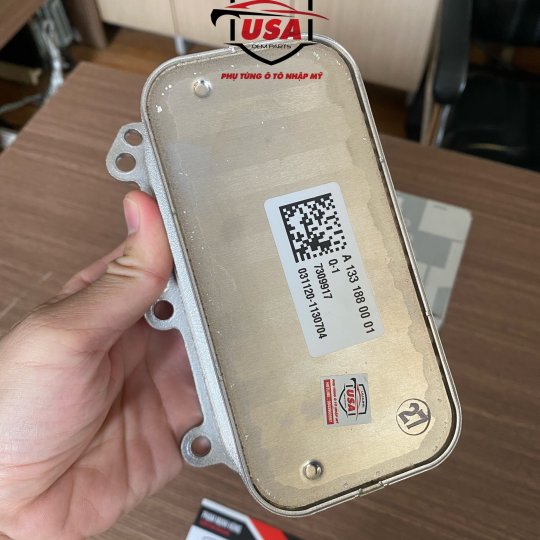 Két giải nhiệt dầu động cơ Mercedes GLA 45 , CLA 45 - A1331880001