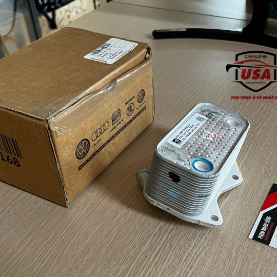 Két giải nhiệt dầu động cơ Volkswagen Passat , Beetle - 07K117021C 
